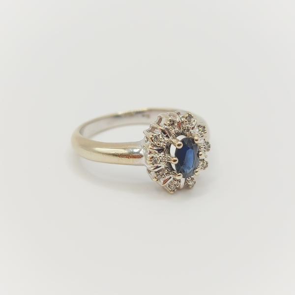 14_krt_witgouden_ring_met_saffier_en_diamanten