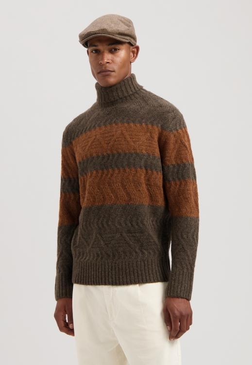 Caleb_turtleneck_rustic_brown