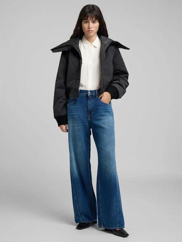 Ettra_Flaired_Bootcut_jeans_
