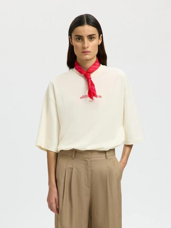 Lia_amour_boxy_t_shirt_egret_2