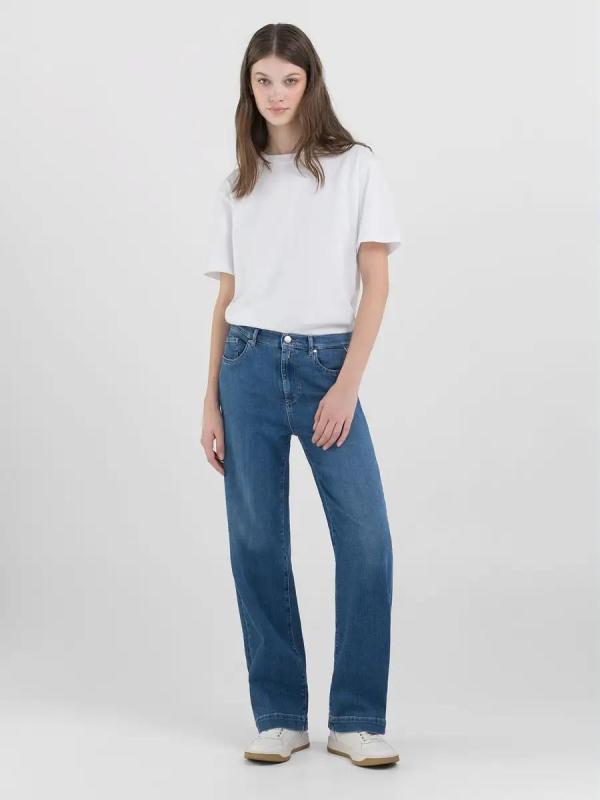 Melja_Relaxed_Straight_Jeans_5