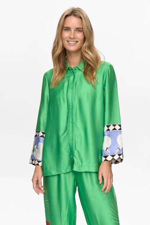 Nuadlina_shirt_5042_vibrant_green_