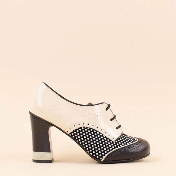 Retro_shoes_black_beige