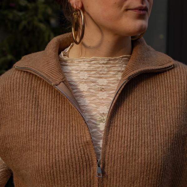 1229_spencer_met_zip_camel_1