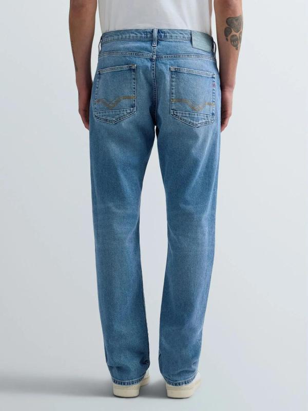 Aiden_straight_fit_light_blue_jeans_4