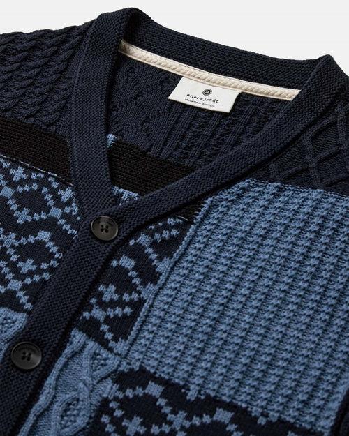 Aksvend_patch_cardigan
