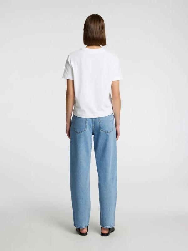 Alice_barrel_light_blue_jeans_1