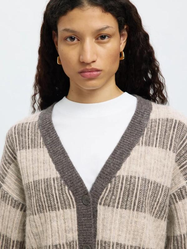 Alva_cardigan_birch_3