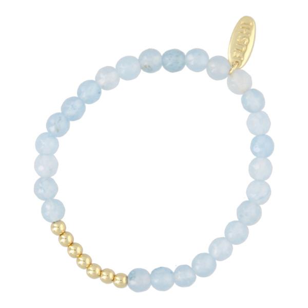 Armband_glaskralen_lichtblauw_en_4mm_goud