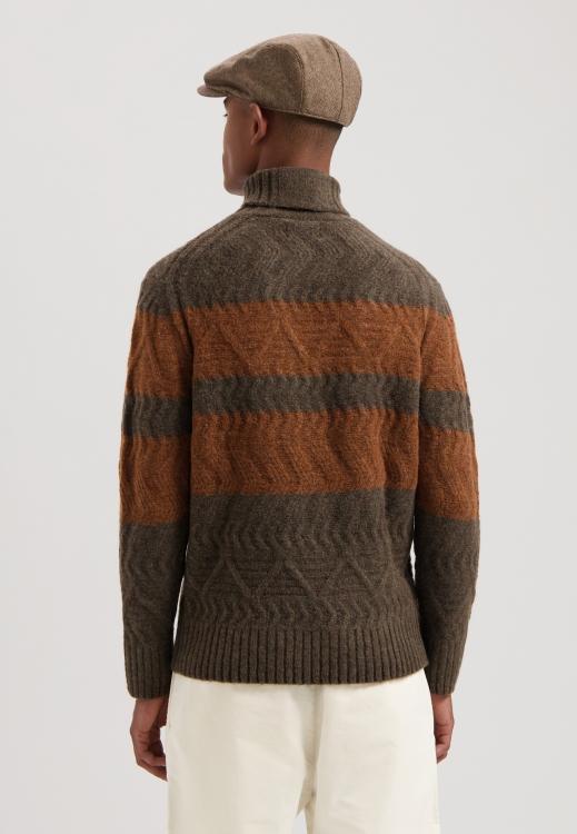 Caleb_turtleneck_rustic_brown_1