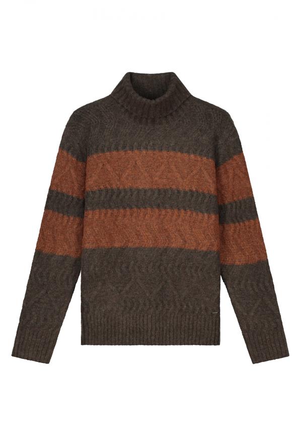 Caleb_turtleneck_rustic_brown_4