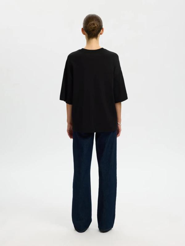 Col_women_oversised_tee_black_3