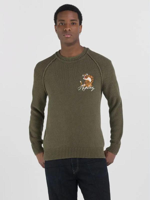 Crew_neck_sweater_with_tiger_2