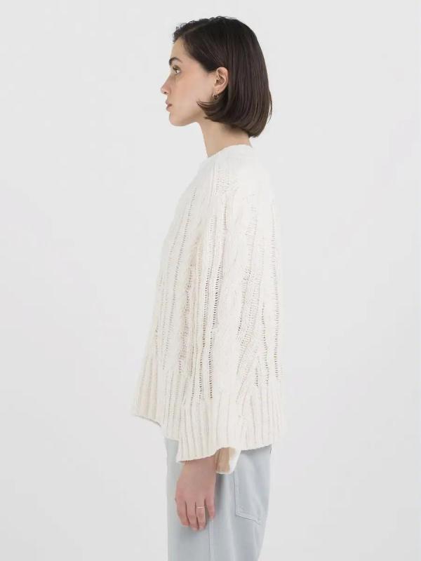 Cropped_sweater_with_cable_knit_design_1