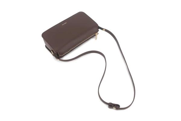 Crossbody_Mocha_Move_4