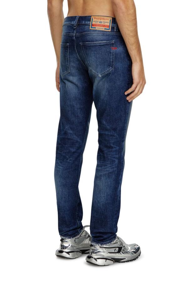 D_Strukt_2019_slim_fit_jeans_09J56_2