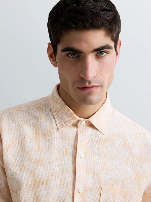 Floral_print_linen_and_cotton_shirt_oranje