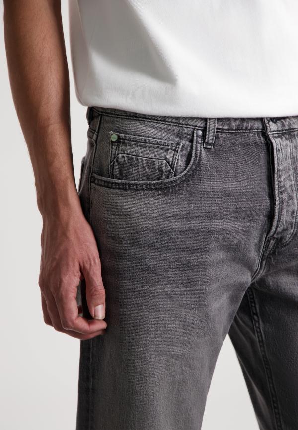 Gent_D_loose_tapered_jeans_polar_grey__2