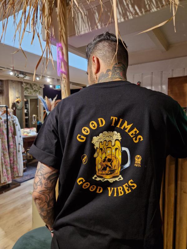 Good_Times_T_shirt_1_by_Noye___zwart