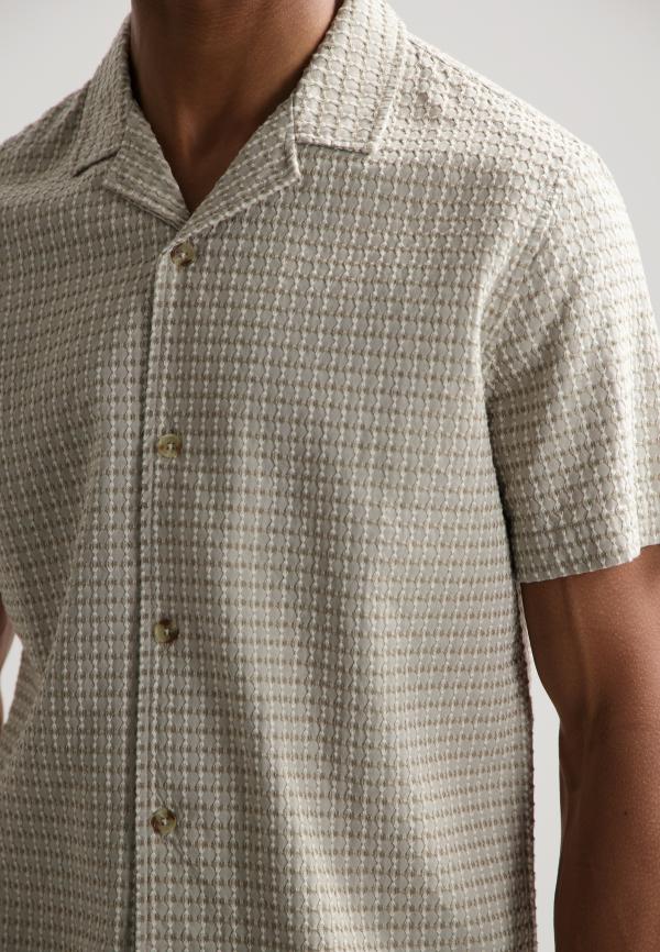 Gyles_resort_shirt_beige_2