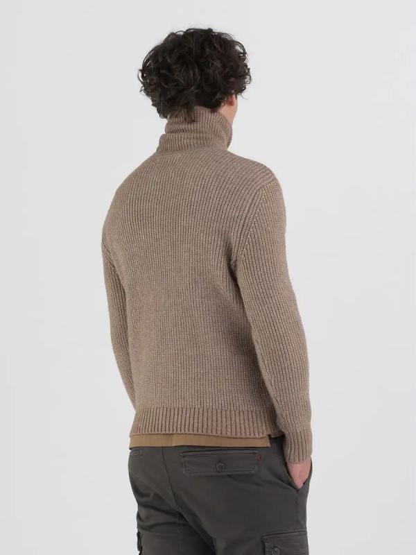 High_neck_sweater_10