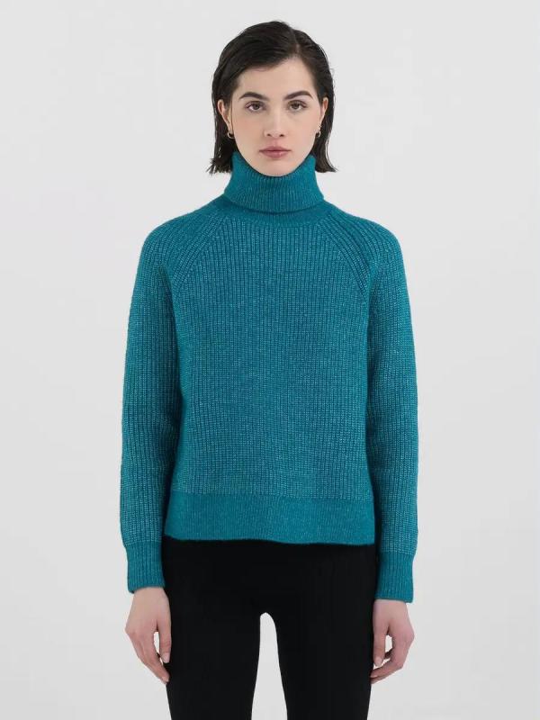 High_neck_sweater_2