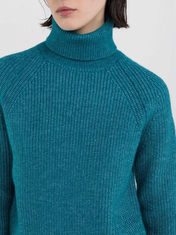 High_neck_sweater_4