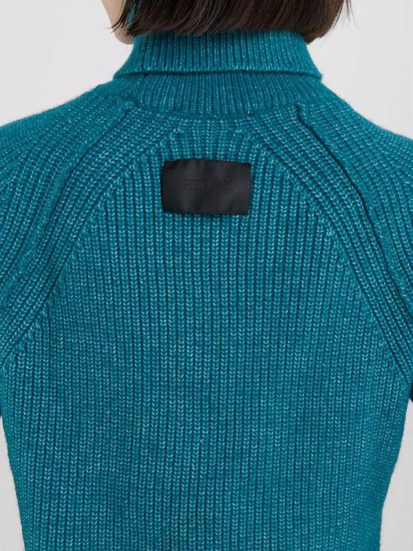 High_neck_sweater_6