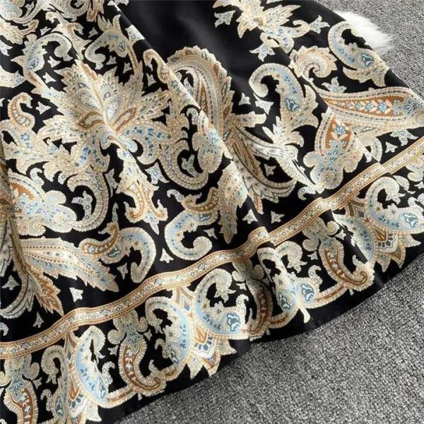 Jurk_bloemenprint_met_lantern_zwart