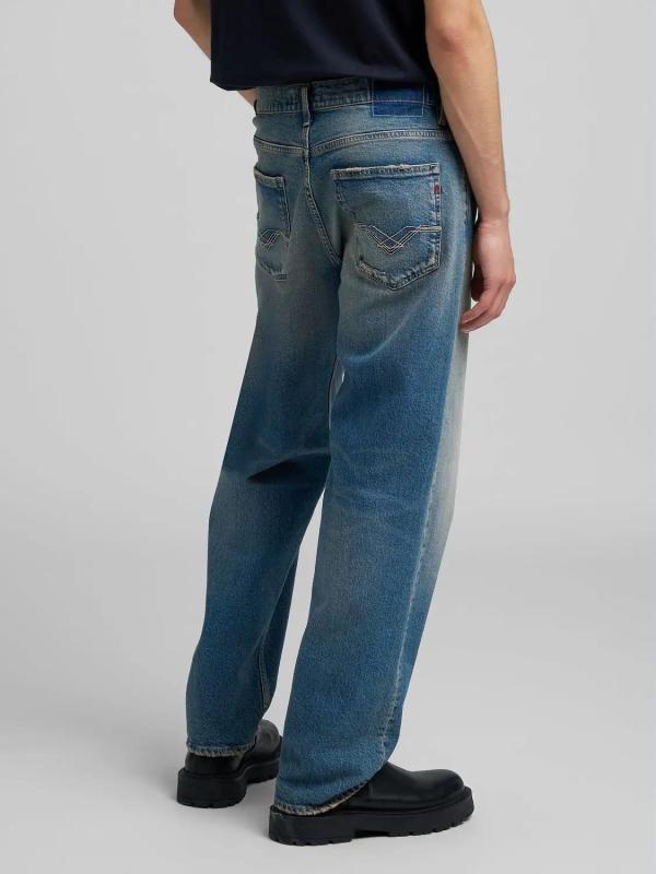 Kyran_light_blue_denim_1
