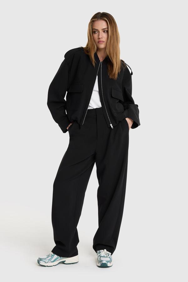 Ladies_woven_baggy_pants_black_4