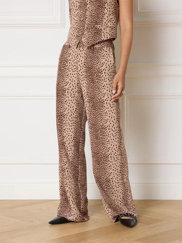 Ladies_woven_leopard_pants_PUCK__2