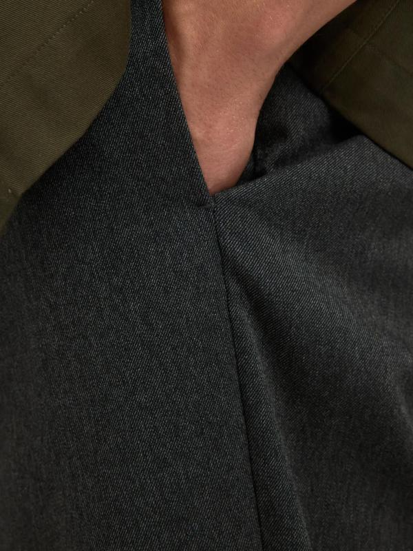 Leroy_taperd_pleat_pant_dark_grey_melange_1