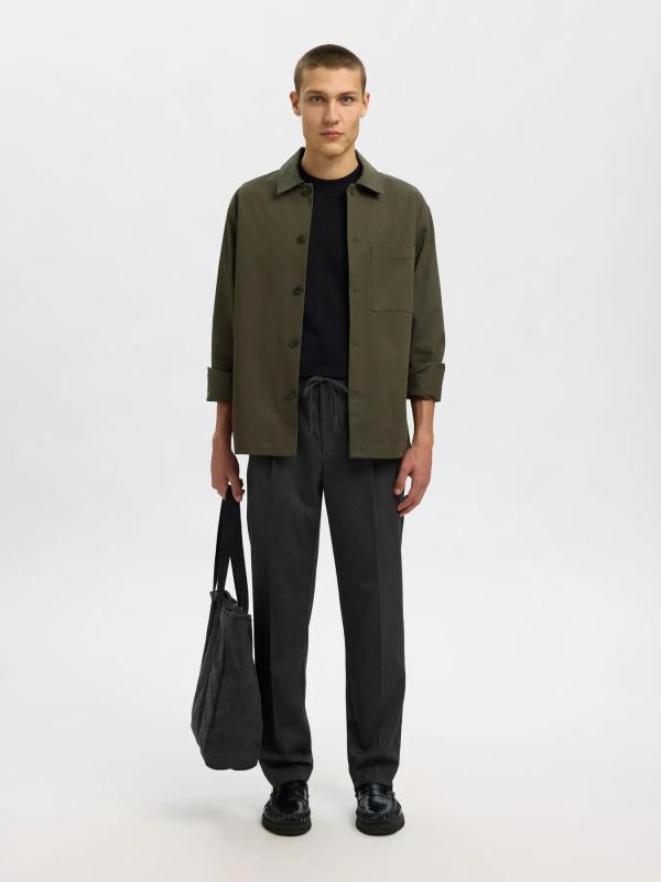 Leroy_taperd_pleat_pant_dark_grey_melange_2