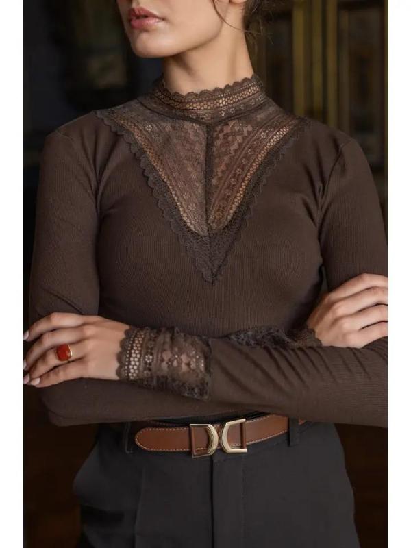 Luna_Longsleeve_kante_kraag_bruin_1