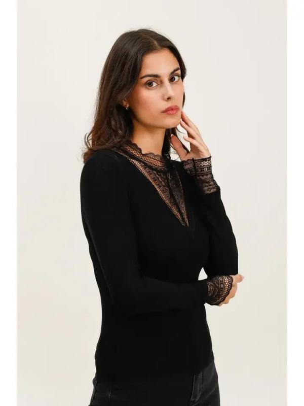 Luna_Longsleeve_kante_kraag_zwart