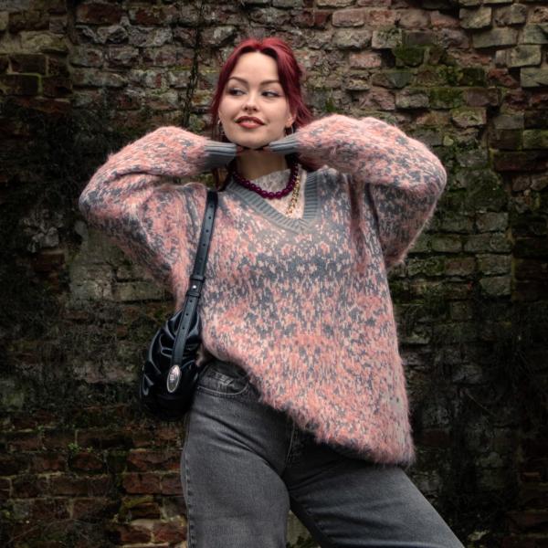 M_Rosario_V_neck_sweater_grey_pink_1