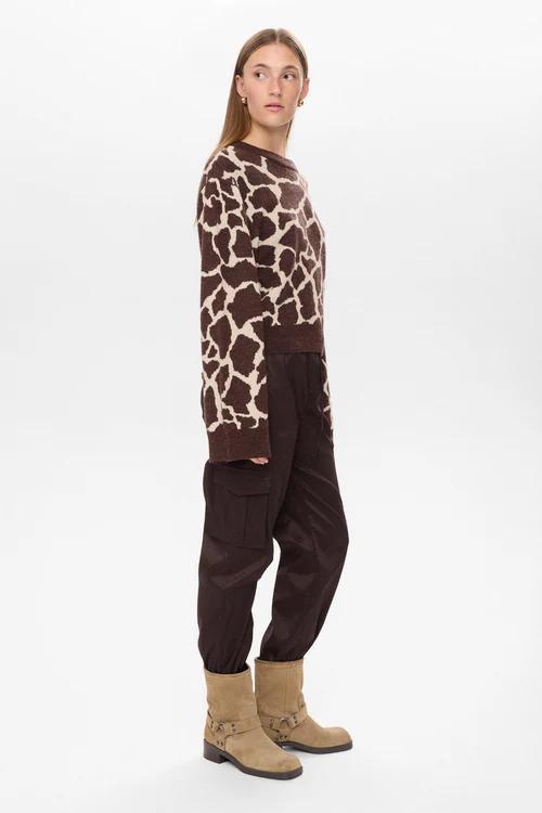 Nugrif_pullover___black_coffee_2