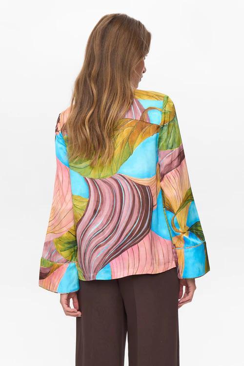 Nujia_shirt_aquaris_1