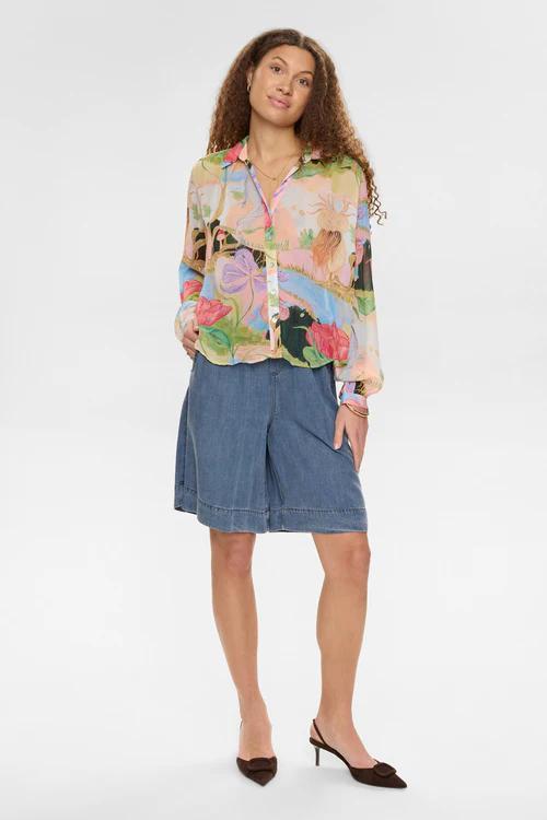 Nushailyn_shirt_airy_blue_4