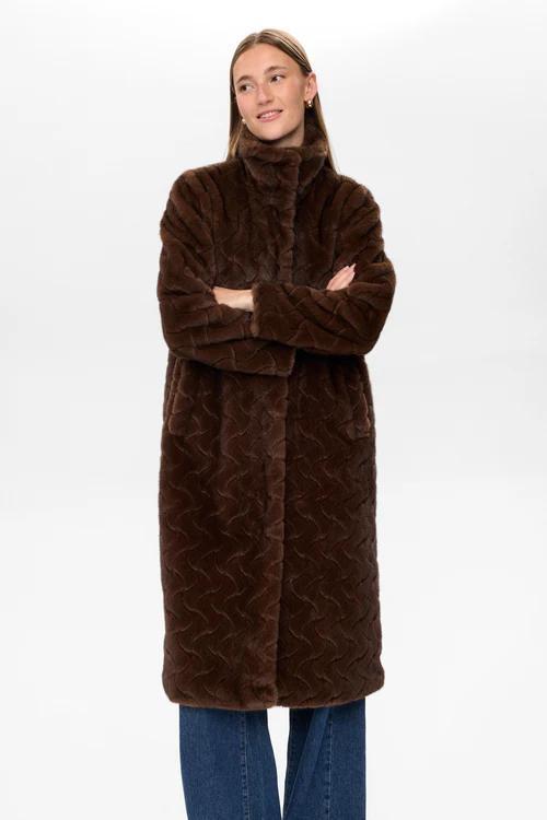Nuzitta_coat_black_coffee_4
