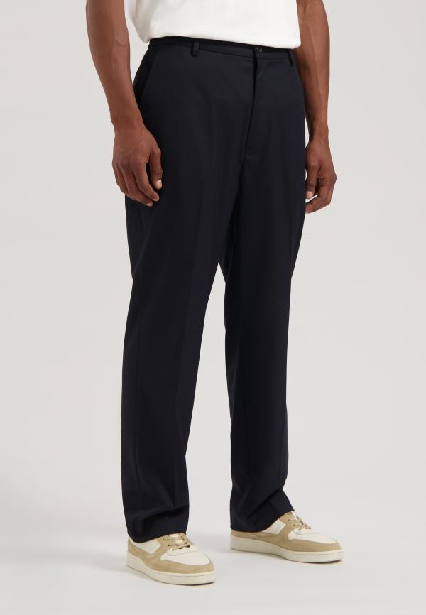 Odin_loose_fit_pant_dark_navy__5