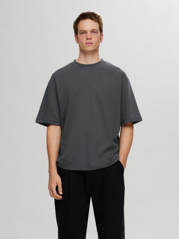 Oscar_loose_t_shirt_asphalt_5