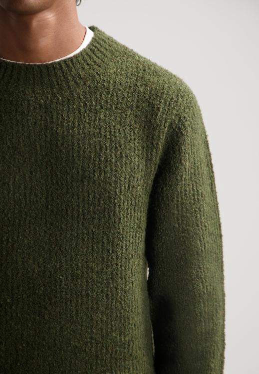 Quint_mock_neck_lt__army_2
