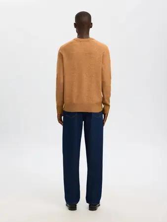Rai_gebreide_crewneck_cognac_2