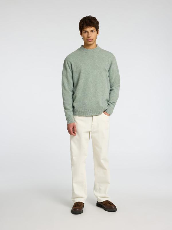 Reuben_long_sleeve_knit_relaxed_crew_neck_green_3