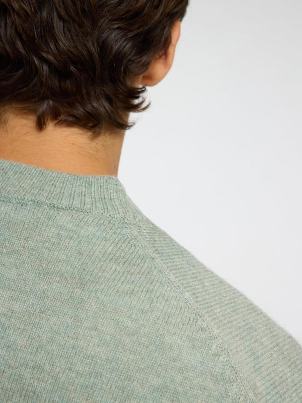 Reuben_long_sleeve_knit_relaxed_crew_neck_green_4