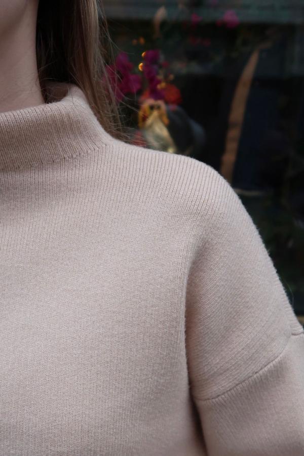 Roll_Neck_Knit_Off_white__1