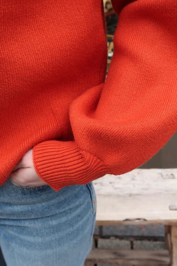 Roll_Neck_Knit_Oranje_