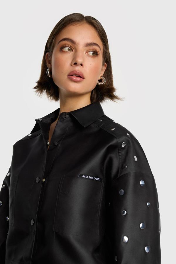 Studs_cropped_blouse_zwart_2